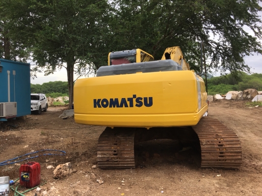 ขายรถแบ็คโฮ KOMATSU PC200-8 ด่วนครับราคาไม่แพงครับ แถมฟิตโซ่แทร็ค+บุ้งกี๋ เรียบร้อยสวยงามครับ