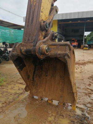 ขายรถแบ็คโฮ KOMATSU PC200-8 ด่วนครับราคาไม่แพงครับ แถมฟิตโซ่แทร็ค+บุ้งกี๋ เรียบร้อยสวยงามครับ