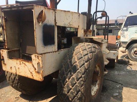 รถบดสั่นสะเทือน Ingersoll Rand รุ่น SD100 ขายตามสภาพ รถสามารถขับได้