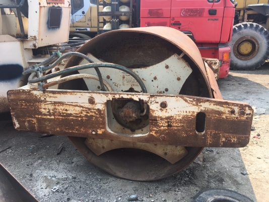 รถบดสั่นสะเทือน Ingersoll Rand รุ่น SD100 ขายตามสภาพ รถสามารถขับได้