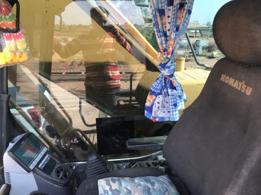 ขายรถแบ็คโฮ KOMATSU PC200-8 ด่วนครับราคาไม่แพงครับรถของผมเองไม่ผ่านคนกลางครับ