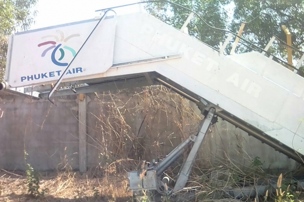 บันไดเครื่องบิน. ภูเก็ตแอร์ บันไดเครื่องบิน. ภูเก็ตแอร์