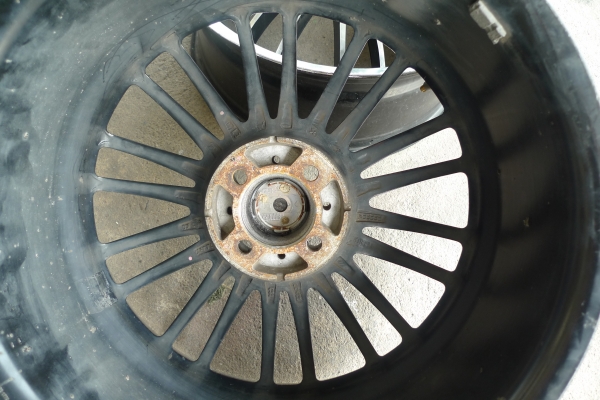 ขอบ17นิ้ว4รู100 ชุดนี้สมบูรณ์พร้อมใช้ ราคา 3900 บาท