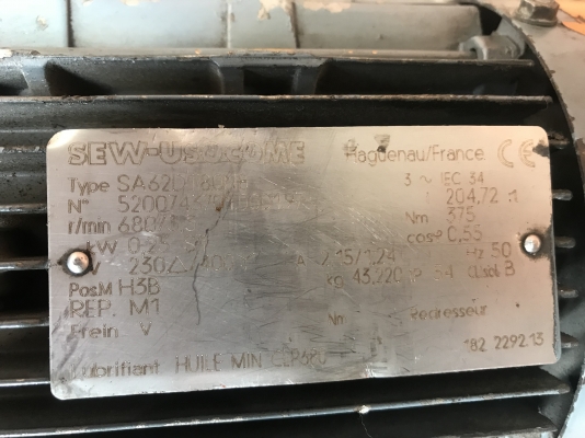 ขายมอเตอร์เกียร์ SEW eurodrive 0.25Kw. 380V อัตราทด 1:206 เพลาออกประมาณ 3.3รอบต่อนาที รุ่นหัวใหญ่รอบช้าแรงบิดเยอะ สภาพสวยมาก หมุนนิ่ม พร้อมใช้งาน