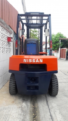 นิสสันดีเซล 2.5  ตัน