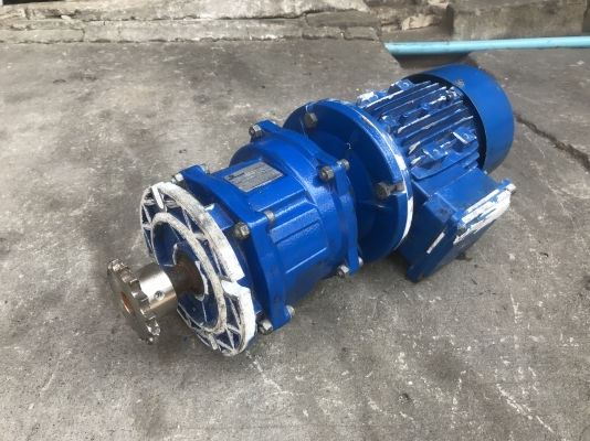 ขายมอเตอร์เกียร์หน้าแปลน Motovario 0.5HP. 380V อัตราทด 1:10.94 เพลาออกประมาณ 130รอบต่อนาที สภาพสวยเดิมๆ พร้อมใช้งาน