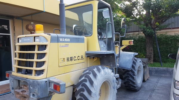 ขายรถตักล้อยาง KOMATSU  WA100-3 รถเก่านำเข้าจากญี่ปุ่น ไม่เคยใช้งานในไทย สภาพสวย สนใจติดต่อ 085-222-5959