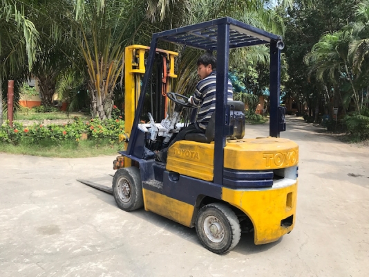 ขายFORKLIFT TOTOTA รุ่น5FG15(1.5ตัน) สวยเดิม 85,000เท่านั้น!!