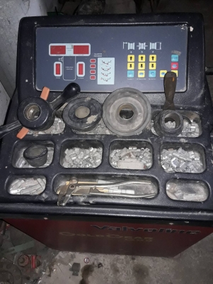 ขายเครื่องถ่วงล้อรถเก่ง รถกะบะ สภาพ90\% ขายเครื่องถ่วงล้อรถเก่ง รถกะบะ สภาพ90\%