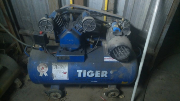 ปั้มลม Tiger 3แรงม้า (รอบเร็ว) ไฟ 220V ขายถูก เจ้าของต้องใช้เงิน