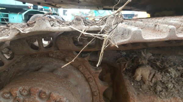 ขายรถแบคโฮ KOMATSU PC200-7 บูมยาว เอกสารเล่มปี 2007 ราคา 1ุ600000