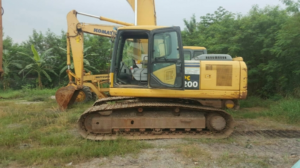 ขายรถแบคโฮ KOMATSU PC200-7 บูมยาว เอกสารเล่มปี 2007 ราคา 1ุ600000