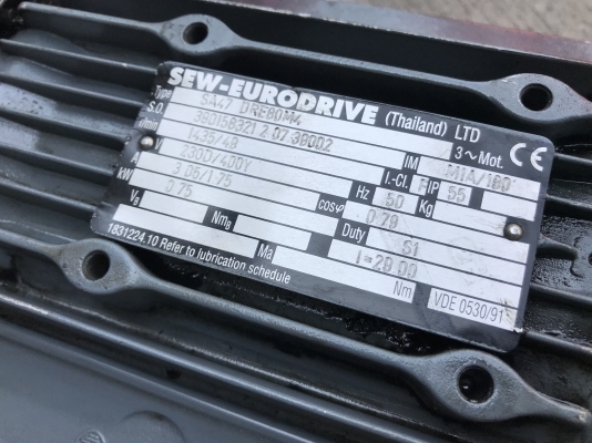 ขายมอเตอร์เกียร์แบบเพลาสวม SEW eurodrive 1HP. 380V อัตราทด 1:30 เพลาออกประมาณ 48รอบต่อนาที สภาพสวยเดิมๆ หมุนนิ่ม พร้อมใช้งาน ราคา 3,800 บาท