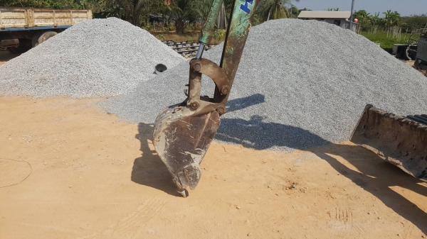 ขาย แบคโฮ HANIX SB550 บูมสไลด์ สภาพพร้อมใช้งาน เครื่องดี ปั้มดี ช่วงล่างเต็ม เอกสารใบอินวอยซ์