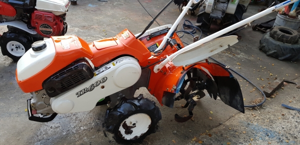 รถพรวนดินสาดดินยกร่องพร้อมใช้งาน  สอบถามต่อรองได้ขายได้ขาย