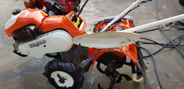 รถพรวนดินสาดดินยกร่องพร้อมใช้งาน  สอบถามต่อรองได้ขายได้ขาย