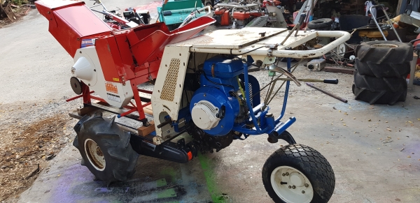 เครื่องสับกิ่งไม้ เดินหน้าถอยหลังได้ สอบถามได้ต่อรองได้ขายได้ขาย