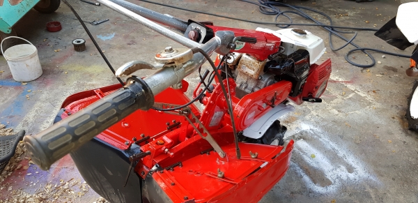 รถพรวนดิน สาดดิน ใบตีดินเต็มๆๆพร้อมใช้งาน รถพรวนดิน สาดดิน ใบตีดินเต็มๆๆพร้อมใช้งาน