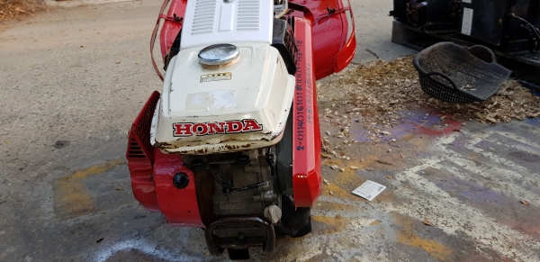 รถพรวนดิน สาดดิน ใบตีดินเต็มๆๆพร้อมใช้งาน รถพรวนดิน สาดดิน ใบตีดินเต็มๆๆพร้อมใช้งาน