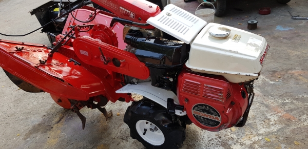 รถพรวนดิน สาดดิน ใบตีดินเต็มๆๆพร้อมใช้งาน รถพรวนดิน สาดดิน ใบตีดินเต็มๆๆพร้อมใช้งาน