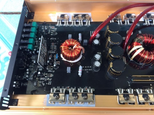 แอมป์คลาสดี BJ 2000w มือสองสภาพสวยเดิมๆใช้งานปกติ เบสดีเป็นลูกแน่นๆขับ10&quot;-12&quot;หล่อว้อยไม่เกิน3.5&quot;ได้ ขาย 2650 บาท สนใจ0892425454 อยู่สระบุรี