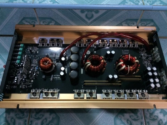 แอมป์คลาสดี BJ 2000w มือสองสภาพสวยเดิมๆใช้งานปกติ เบสดีเป็นลูกแน่นๆขับ10&quot;-12&quot;หล่อว้อยไม่เกิน3.5&quot;ได้ ขาย 2650 บาท สนใจ0892425454 อยู่สระบุรี