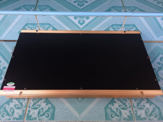 แอมป์คลาสดี BJ 2000w มือสองสภาพสวยเดิมๆใช้งานปกติ เบสดีเป็นลูกแน่นๆขับ10&quot;-12&quot;หล่อว้อยไม่เกิน3.5&quot;ได้ ขาย 2650 บาท สนใจ0892425454 อยู่สระบุรี