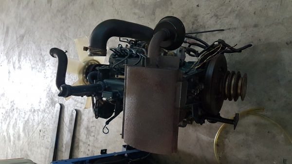 เครื่องยนต์ดีเซล kubota v1305 30แรงม้า รุ่นใหม่  direct injection สภาพสวย นำเข้าจากญี่ปุ่น