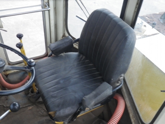 ขายรถตัก ยี่ห้อ Komatsu รุ่น 515-2 ขายรถตัก ยี่ห้อ Komatsu รุ่น 515-2