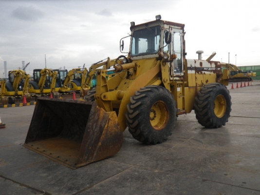 ขายรถตัก ยี่ห้อ Komatsu รุ่น 515-2 ขายรถตัก ยี่ห้อ Komatsu รุ่น 515-2