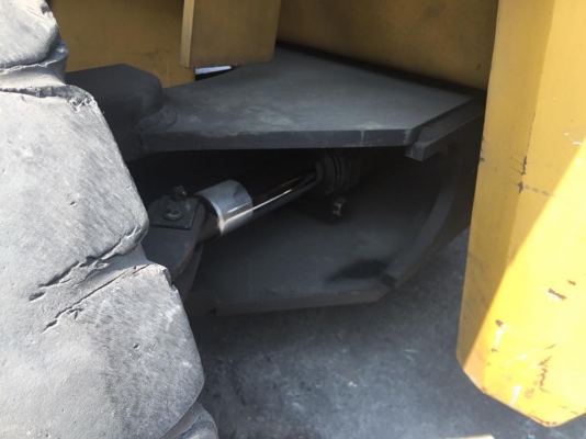 ฟอล์คลิฟต์ 6 ตัน  CATERPILLAR  DP60  รถปี 2003  เครื่องยนต์เซล  S6S   เสายกสูง 6 เมตร  เกียร์ออโต้