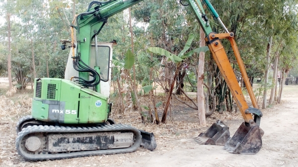 ขายแบคโฮMITSUBISHI. MX55 เก่านอกเอกสารอินวอยมีไลท์แยกตัวเดินเต่ากระต่าย