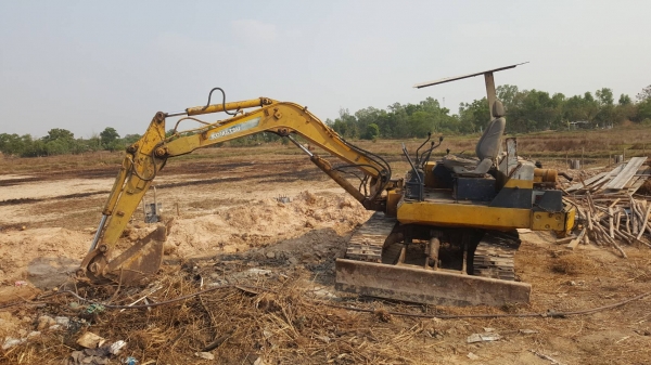 ขายตามสภาพ แบคโฮ KOMATSU PC40-5 ต้องเช็คช่วงล่างใหม่ เครื่องติด ปั้มดี สลักหลวมหลายจุด ราคาต่อรองได้