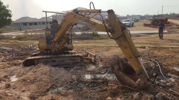 ขายตามสภาพ แบคโฮ KOMATSU PC40-5 ต้องเช็คช่วงล่างใหม่ เครื่องติด ปั้มดี สลักหลวมหลายจุด ราคาต่อรองได้