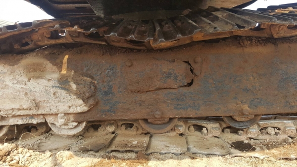 ขายตามสภาพ แบคโฮ KOMATSU PC40-5 ต้องเช็คช่วงล่างใหม่ เครื่องติด ปั้มดี สลักหลวมหลายจุด ราคาต่อรองได้