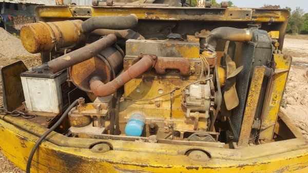 ขายตามสภาพ แบคโฮ KOMATSU PC40-5 ต้องเช็คช่วงล่างใหม่ เครื่องติด ปั้มดี สลักหลวมหลายจุด ราคาต่อรองได้
