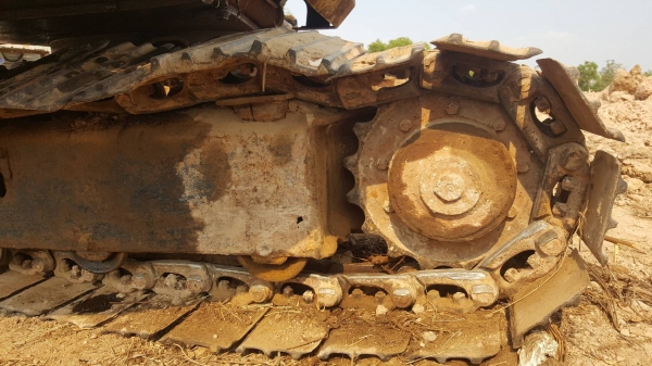 ขายตามสภาพ แบคโฮ KOMATSU PC40-5 ต้องเช็คช่วงล่างใหม่ เครื่องติด ปั้มดี สลักหลวมหลายจุด ราคาต่อรองได้