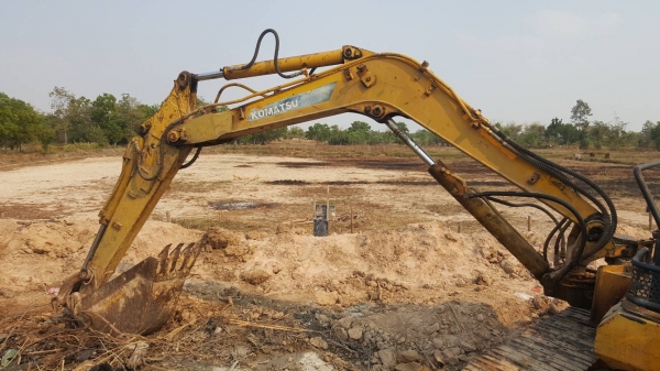 ขายตามสภาพ แบคโฮ KOMATSU PC40-5 ต้องเช็คช่วงล่างใหม่ เครื่องติด ปั้มดี สลักหลวมหลายจุด ราคาต่อรองได้