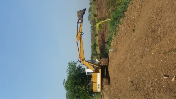 ขายแมคโฮHD400 สภาพสวยพร้อมใช้งาน ช่วงล่าง120 ใช้งานเสร็จแล้วขายครับ