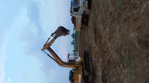 ขายแมคโฮHD400 สภาพสวยพร้อมใช้งาน ช่วงล่าง120 ใช้งานเสร็จแล้วขายครับ