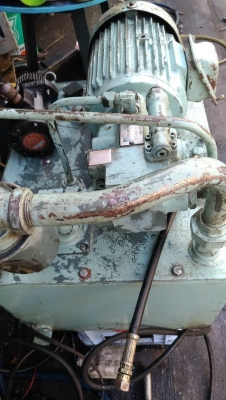 ซุดปั๊มไฮดรอลิกไของไดกิ้นตัวใหญ่