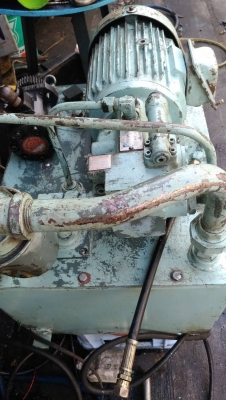 ซุดปั๊มไฮดรอลิกไของไดกิ้นตัวใหญ่