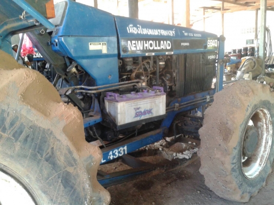 ขายรถไถ NEW HOLLAN 6640 (4WD) ปี 96 พร้อมหางสาม รถพร้อมใช้ ทะเบียนพร้อมโอน