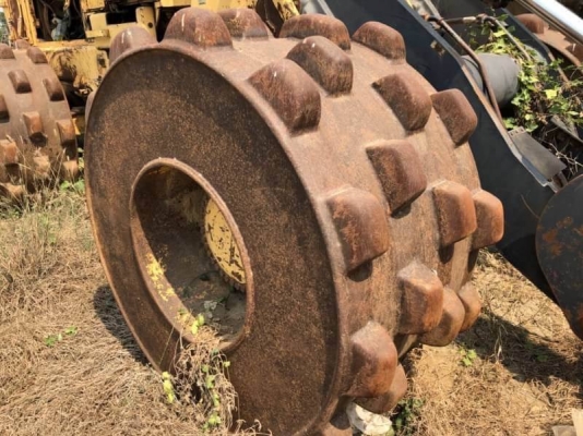 ขาย 685,000 รถตักตีนแกะ VOLVO L160 เครื่องดี เกียร์ดี สภาพจอด(สตาร์ทติด)  เอกสารชื้อขาย  รถอยู่ นครปฐม โทร 0610710295