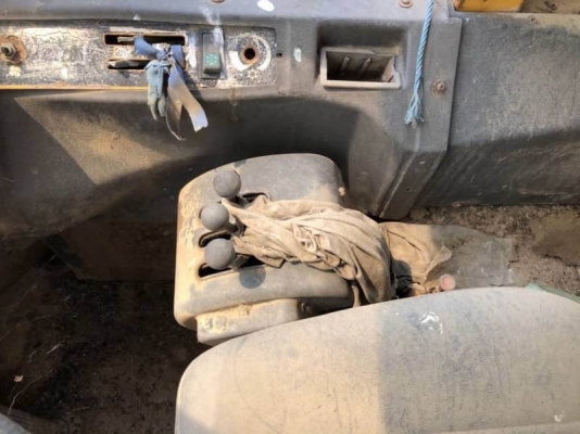 ขาย 685,000 รถตักตีนแกะ VOLVO L160 เครื่องดี เกียร์ดี สภาพจอด(สตาร์ทติด)  เอกสารชื้อขาย  รถอยู่ นครปฐม โทร 0610710295