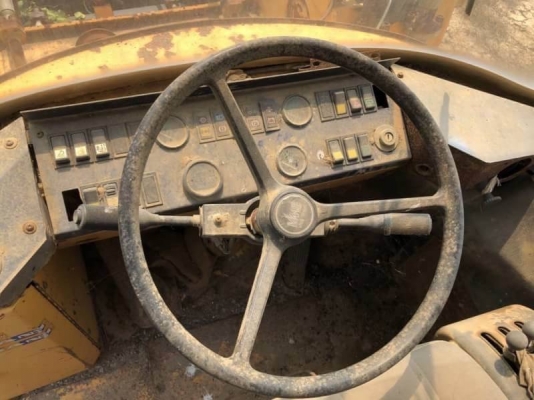 ขาย 685,000 รถตักตีนแกะ VOLVO L160 เครื่องดี เกียร์ดี สภาพจอด(สตาร์ทติด)  เอกสารชื้อขาย  รถอยู่ นครปฐม โทร 0610710295
