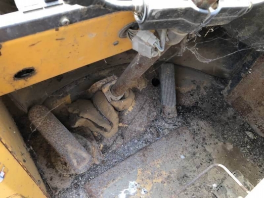 ขาย 685,000 รถตักตีนแกะ VOLVO L160 เครื่องดี เกียร์ดี สภาพจอด(สตาร์ทติด)  เอกสารชื้อขาย  รถอยู่ นครปฐม โทร 0610710295