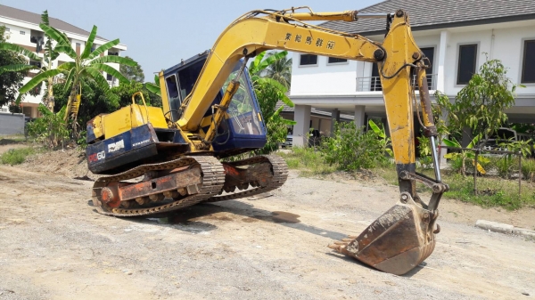 PC 60-5 สภาพสวยพร้อมใช้งานราคา 380,000 รถอยู่ กทม. PC 60-5 สภาพสวยพร้อมใช้งานราคา 380,000 รถอยู่ กทม.