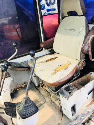 แยกอะไหล KOMATSU PC200-5 คอนโทรลยาว ไฟฟ้าครบ