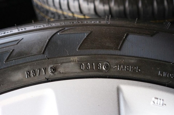 ขายแม็กถอดป้ายแดงขอบ17 รีโว่